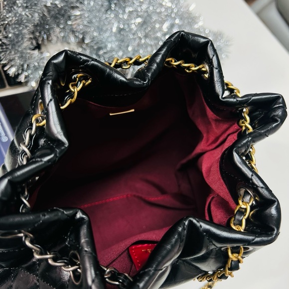 PROMOTION, PROMOTION ‼️ Chanel Black Quilted Bucket Bag with Gold Chain - Picture 3 of 8